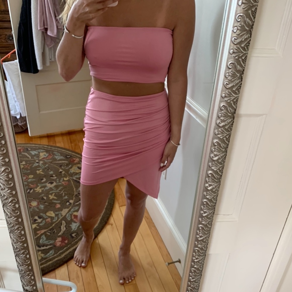 Superdown 2 piece strapless rose pink set